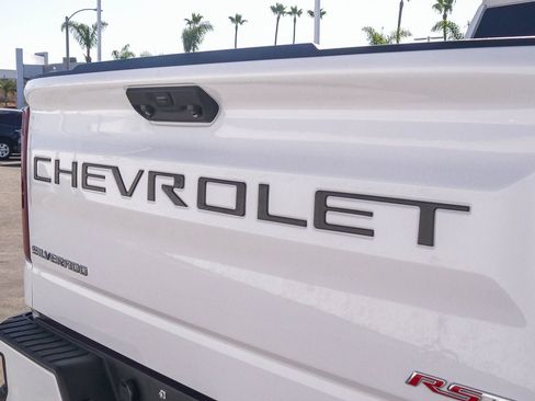 Used 2022 Chevrolet Silverado 1500 RST AWD/4WD image 11