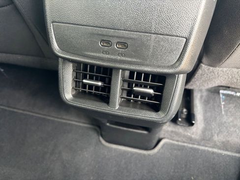 Used 2025 Chevrolet Equinox LT FWD image 22