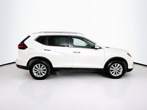 Used 2018 Nissan Rogue SV w/ Sun & Sound Touring Package image 10