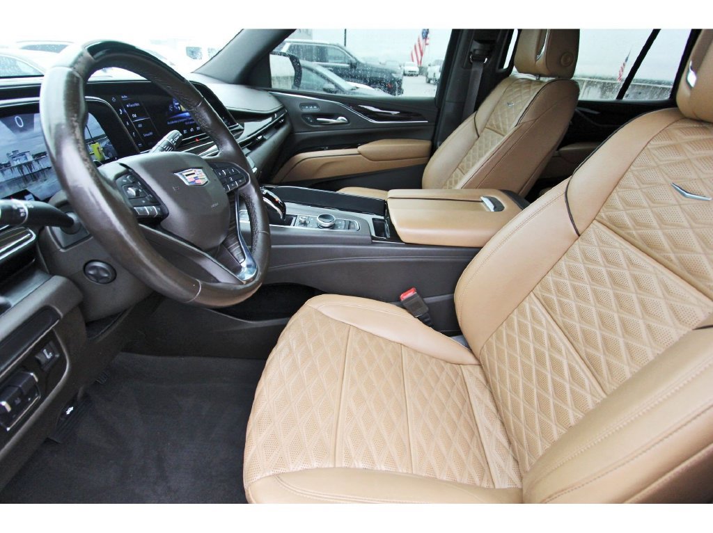 Used 2022 Cadillac Escalade Premium Luxury w/ Performance Package RWD image 6