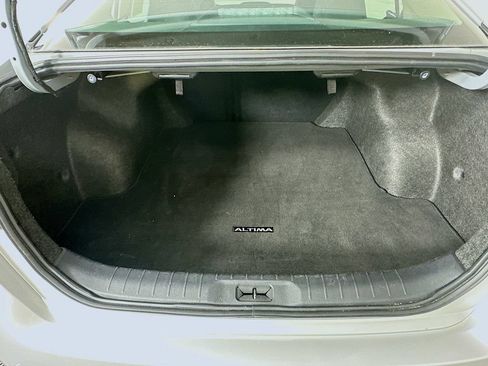Used 2024 Nissan Altima 2.5 SR FWD image 31