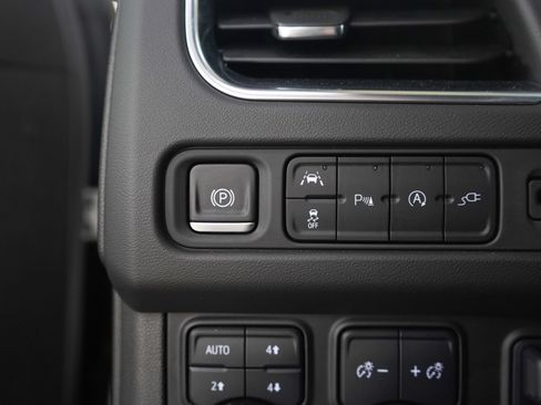 Used 2021 Chevrolet Tahoe LT w/ LT Signature Package AWD/4WD image 31