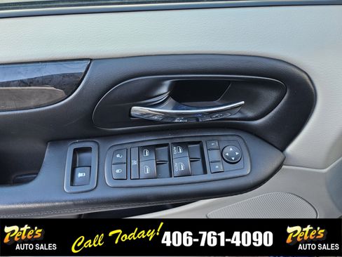 Used 2018 Dodge Grand Caravan SE w/ UConnect Hands-Free Group image 20