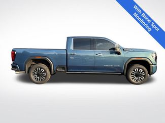 Used 2025 GMC Sierra 2500 Denali Ultimate AWD/4WD video 2