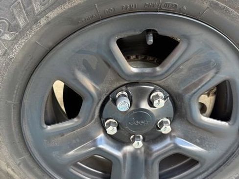 Used 2023 Jeep Gladiator Sport w/ Trailer Tow Package image 15