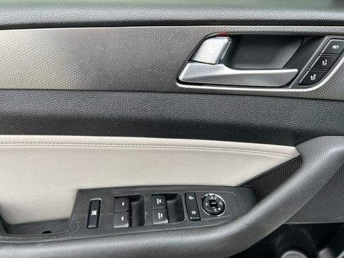 Used 2016 Hyundai Sonata Limited 2.0T image 18