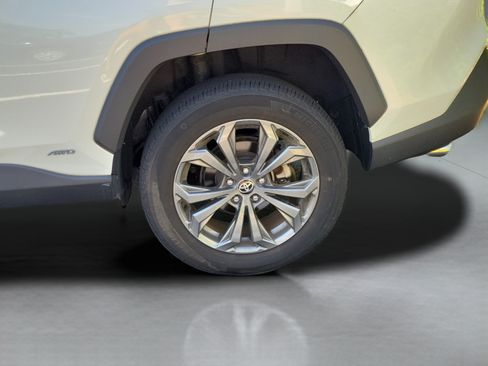 Certified 2022 Toyota RAV4 Limited AWD/4WD image 25