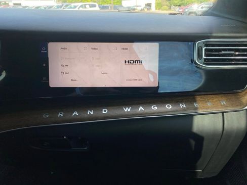 Used 2022 Jeep Grand Wagoneer Series II AWD/4WD image 29