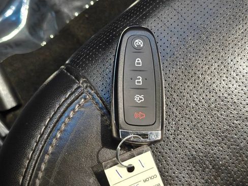 Used 2016 Ford Taurus Limited w/ Equipment Group 301A AWD/4WD image 18