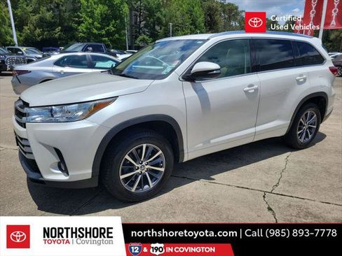 Certified 2017 Toyota Highlander XLE FWD image 1