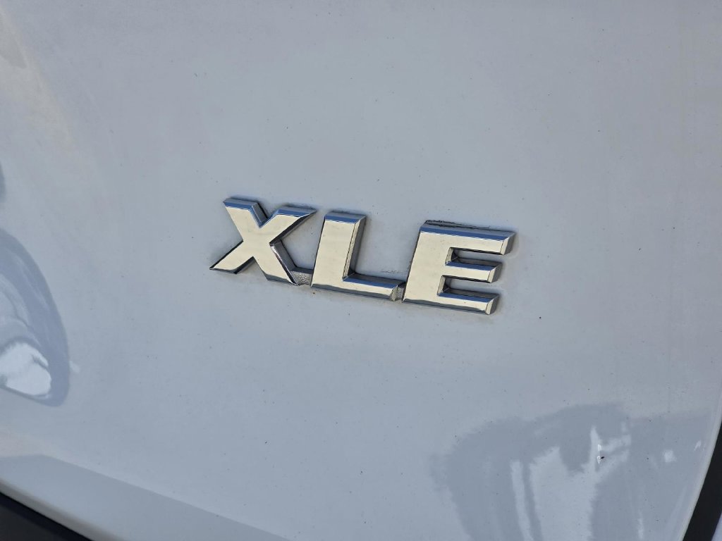 Used 2024 Toyota RAV4 XLE FWD image 5