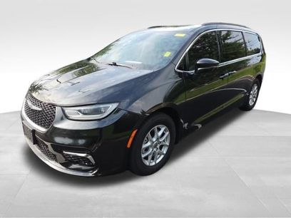 Used 2022 Chrysler Pacifica Touring-L