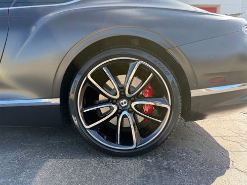 Used 2022 Bentley Continental GT image 12