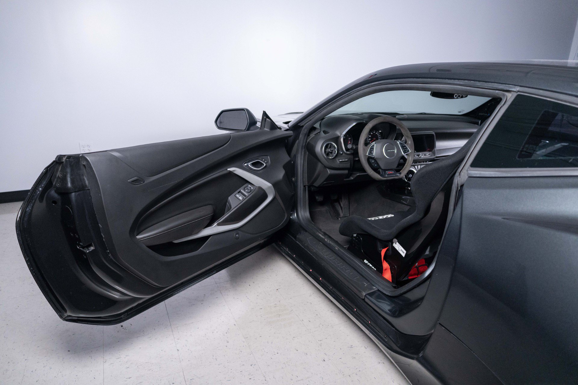 Used 2018 Chevrolet Camaro SS RWD image 44