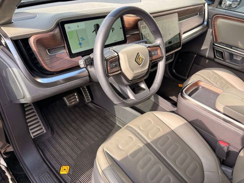 Used 2023 Rivian R1S Adventure image 4