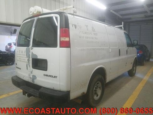 Used 2005 Chevrolet Express 2500 image 2