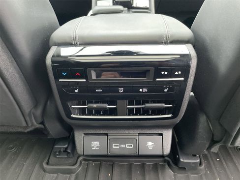 Used 2024 Acura MDX SH-AWD w/ Advance Package image 32