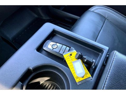 Used 2019 Ford F250 Lariat w/ Lariat Ultimate Package image 13