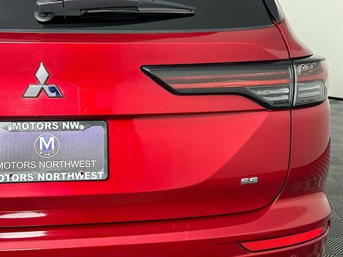 Used 2025 Mitsubishi Outlander SE AWD/4WD image 23