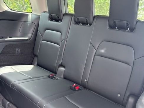 Used 2022 Nissan Pathfinder SL AWD/4WD image 11