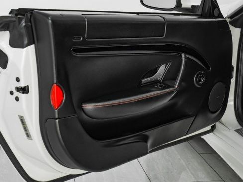 Used 2014 Maserati GranTurismo Sport image 34