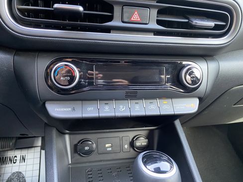 Used 2023 Hyundai Kona SEL w/ Convenience Package image 28