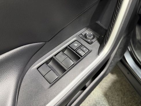 Used 2021 Toyota RAV4 XLE image 20