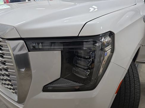 Used 2022 GMC Yukon XL Denali AWD/4WD image 35