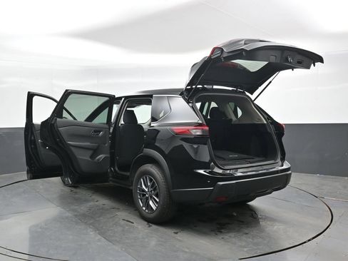 Used 2024 Nissan Rogue S AWD/4WD image 46