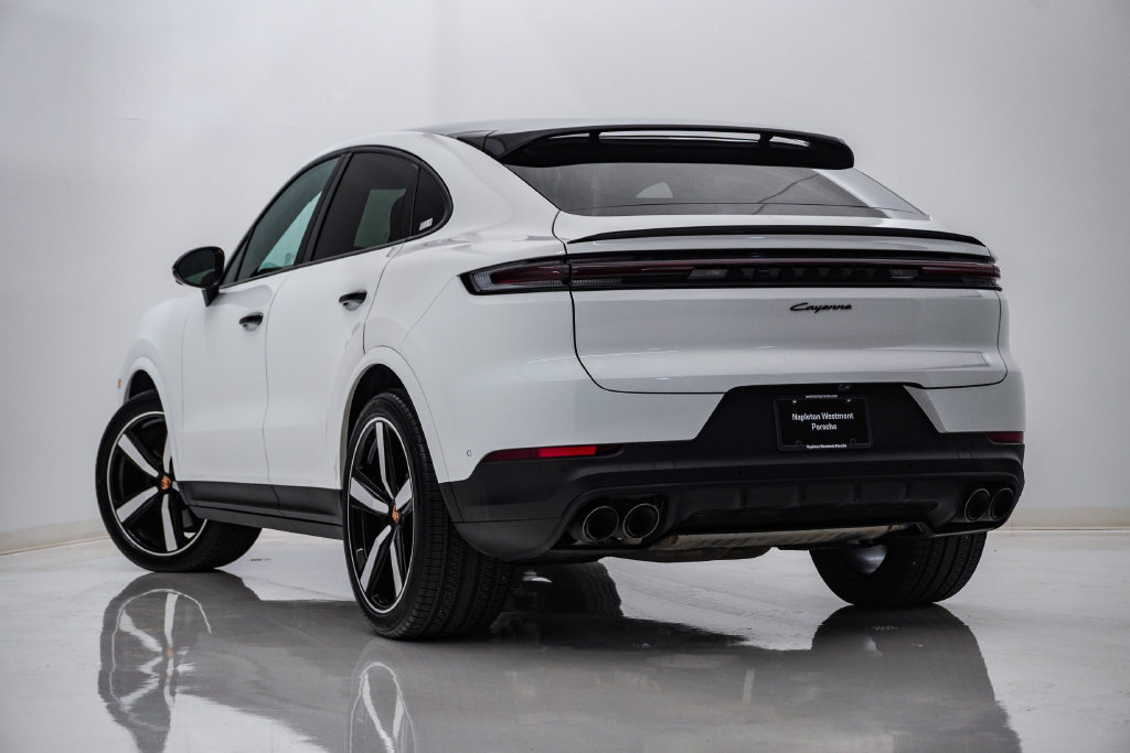 Certified 2026 Porsche Cayenne Coupe AWD/4WD image 3