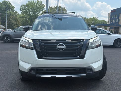 Used 2023 Nissan Pathfinder SL w/ SL Premium Package AWD/4WD image 2