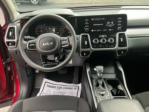 Used 2023 Kia Sorento LX image 23
