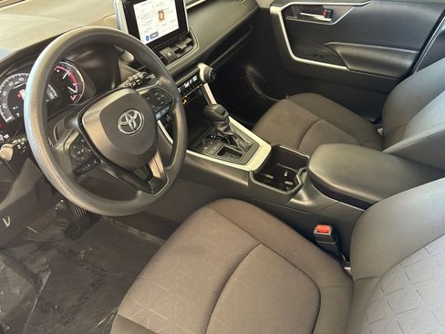 Used 2025 Toyota RAV4 XLE image 9