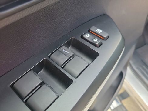 Used 2016 Toyota Tundra SR5 w/ SR5 Upgrade Package RWD image 14