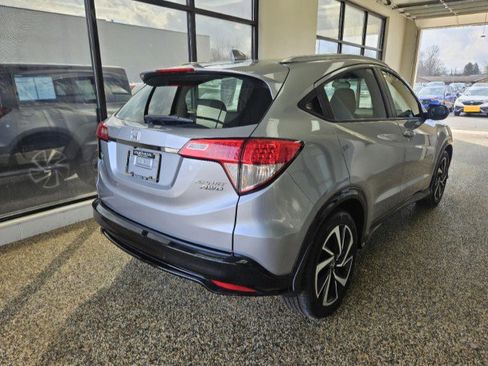 Used 2019 Honda HR-V Sport image 2