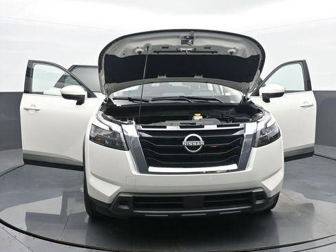 Used 2023 Nissan Pathfinder SV image 54
