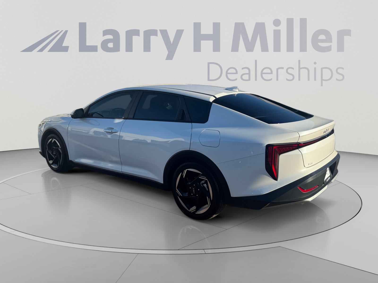 Used 2025 Kia K4 EX FWD image 3