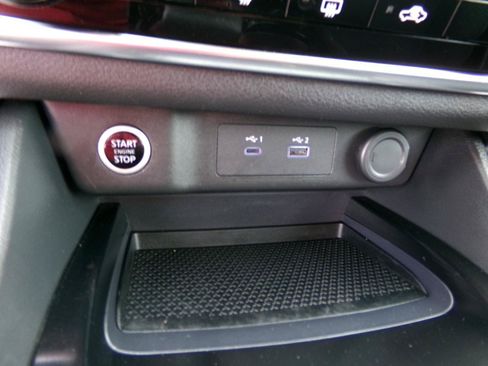 Used 2023 Nissan Rogue S FWD image 15
