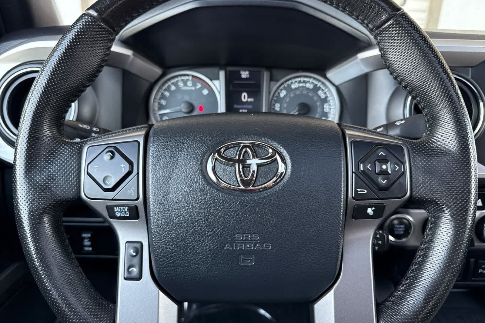 Used 2016 Toyota Tacoma Limited w/ Towing Package AWD/4WD image 22