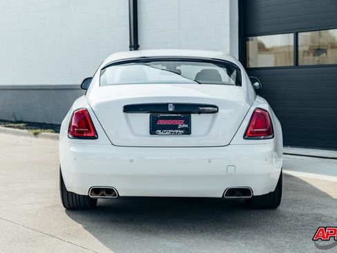 Used 2019 Rolls-Royce Wraith RWD image 19