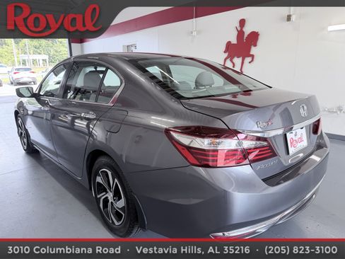 Used 2017 Honda Accord LX image 10