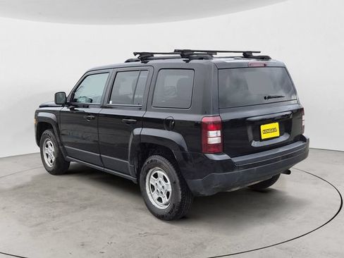 Used 2017 Jeep Patriot Sport w/ Power Value Group AWD/4WD image 7