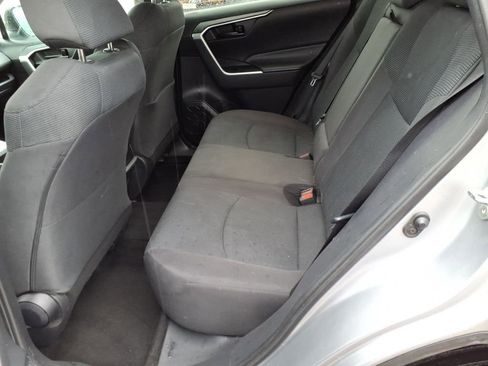 Used 2020 Toyota RAV4 LE AWD/4WD image 11