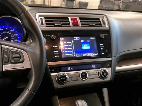 Used 2017 Subaru Outback 2.5i Limited image 8