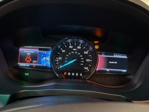 Used 2016 Ford Explorer XLT w/ Equipment Group 202A AWD/4WD image 21