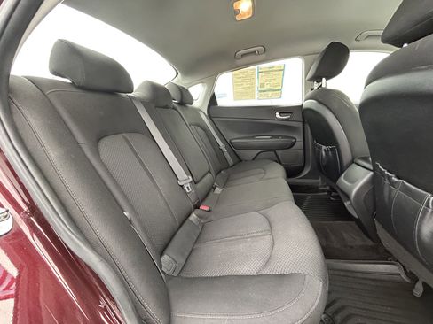 Used 2018 Kia Optima LX image 17