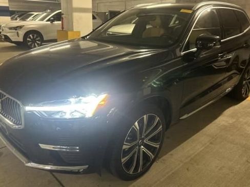 Used 2023 Volvo XC60 B5 Ultimate w/ Climate Package AWD/4WD image 2
