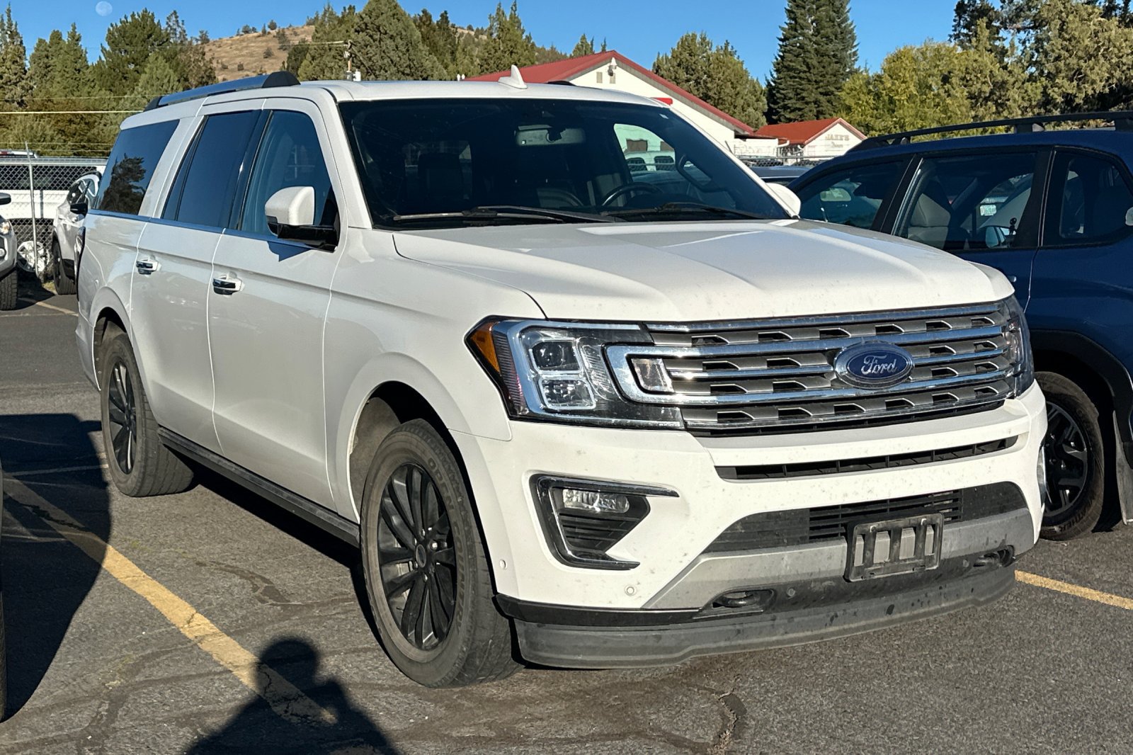 Used 2021 Ford Expedition Max Limited AWD/4WD image 2