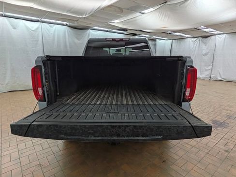 Used 2024 GMC Sierra 1500 AT4 w/ Technology Package AWD/4WD image 5