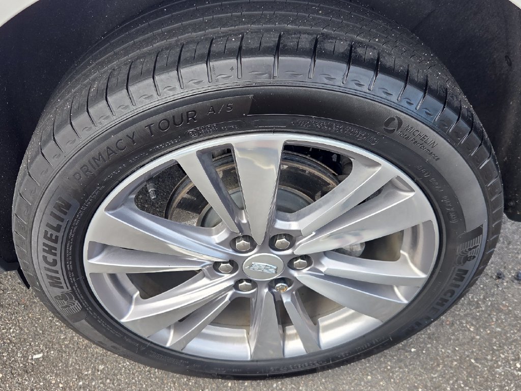 Used 2024 Cadillac XT5 Premium Luxury w/ Technology Package AWD/4WD image 10